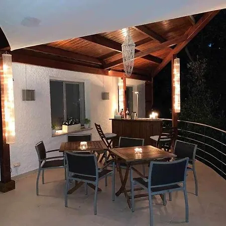 Estilo Mediterráneo A 200 M Playa Con Piscina