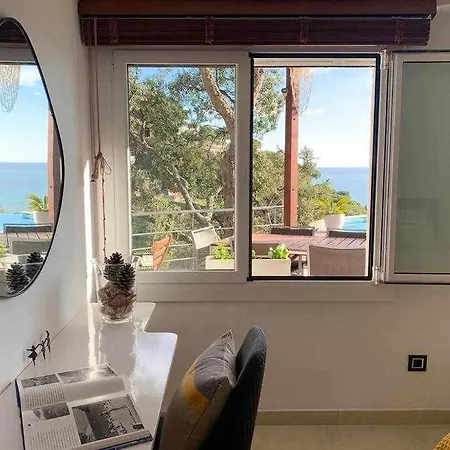 Estilo Mediterráneo A 200 M Playa Con Piscina Villa