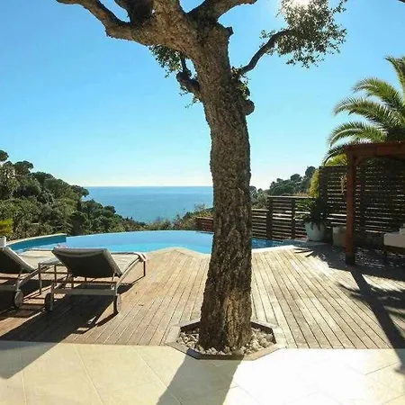 Estilo Mediterraneo A 200 M Playa Con Piscina